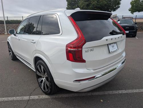 2022 Volvo XC90 Recharge Plug-In Hybrid T8 Inscription Extended Range 7P