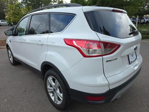 Oxford White 2015 Ford Escape SE