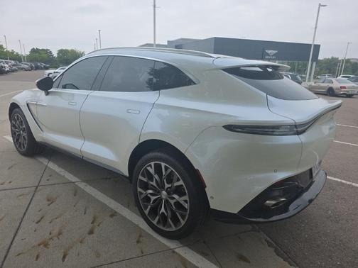 2021 Aston Martin DBX Base