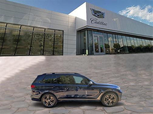 2022 BMW X7 M50i