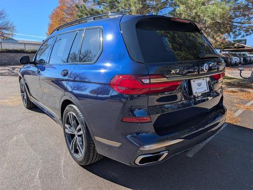 2022 BMW X7 M50i
