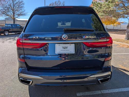 2022 BMW X7 M50i
