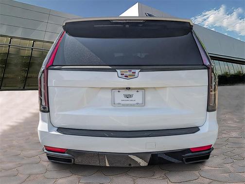 2022 Cadillac Escalade Luxury