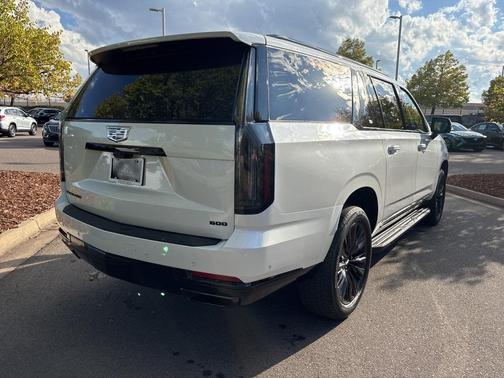 2025 Cadillac Escalade ESV Sport