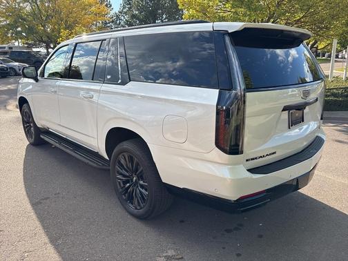 2025 Cadillac Escalade ESV Sport