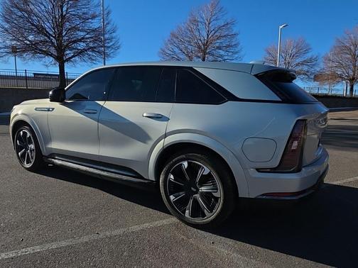 2025 Cadillac Escalade IQ Sport 1