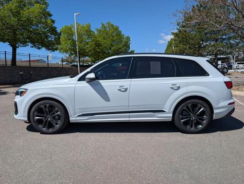 Glacier White Metallic 2025 Audi Q7 55 Prestige