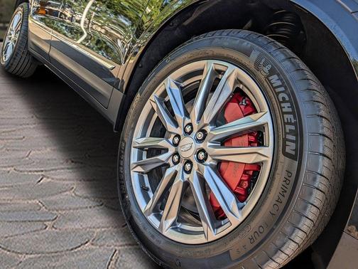 2025 Cadillac XT5 Sport