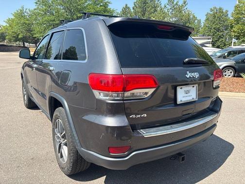 Crystal Metallic 2017 Jeep Grand Cherokee Limited