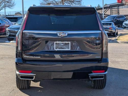 2022 Cadillac Escalade Luxury