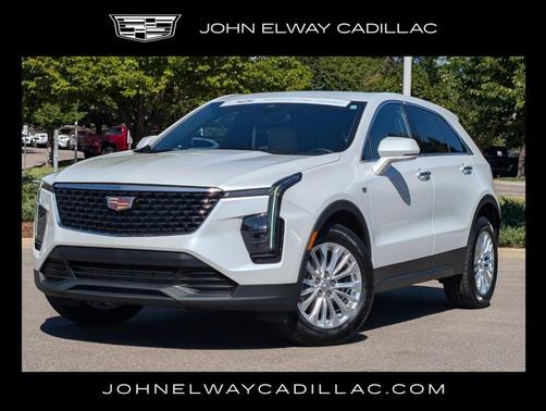 Crystal White Tri-Coat 2024 Cadillac XT4 Luxury