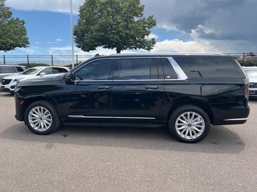 2024 Cadillac Escalade ESV Luxury