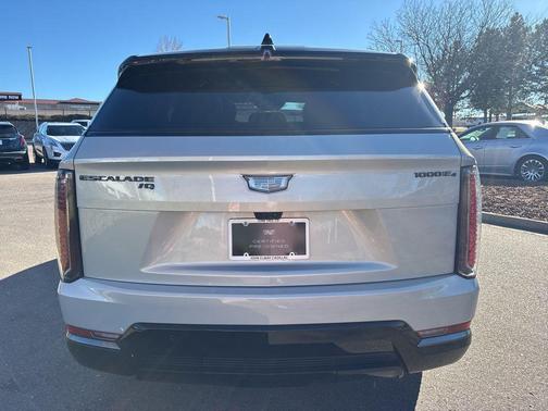 2025 Cadillac Escalade IQ Sport 2