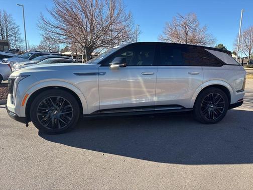 2025 Cadillac Escalade IQ Sport 2