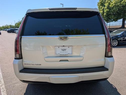 2015 Cadillac Escalade Luxury