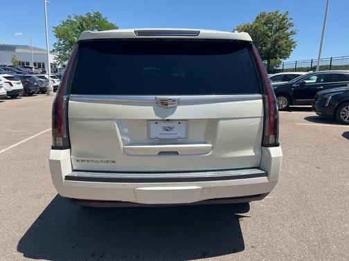 2015 Cadillac Escalade Luxury