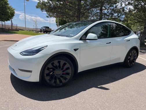 2023 Tesla Model Y Performance