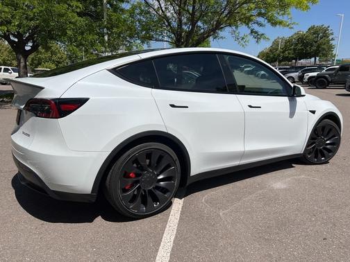 2023 Tesla Model Y Performance