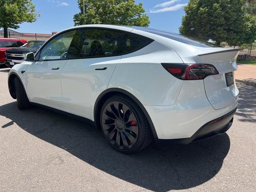 2023 Tesla Model Y Performance