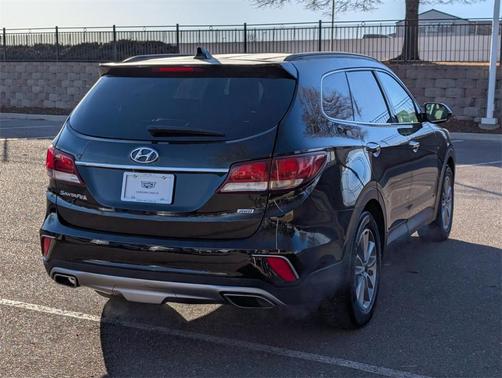 2017 Hyundai SANTA FE SE