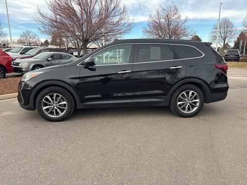 2017 Hyundai SANTA FE SE