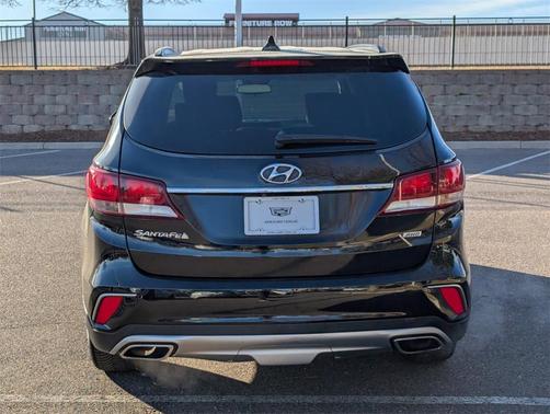 2017 Hyundai SANTA FE SE