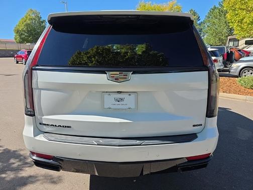 2022 Cadillac Escalade Luxury