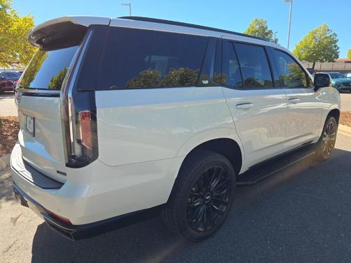 2022 Cadillac Escalade Luxury
