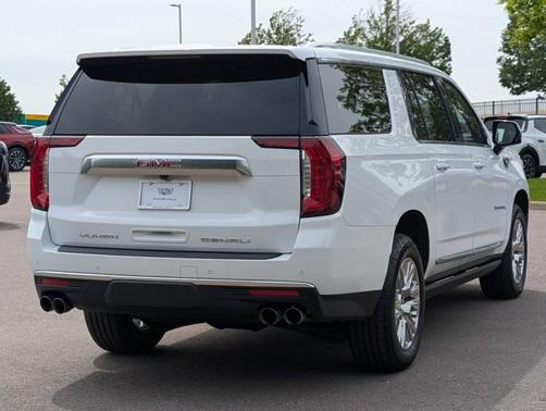 Summit White 2022 GMC Yukon XL Denali
