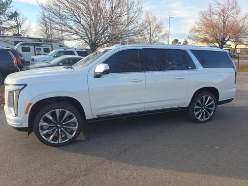 2025 Cadillac Escalade ESV Premium Luxury Platinum