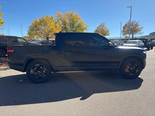 2025 Rivian R1T ASCEND