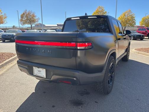2025 Rivian R1T ASCEND