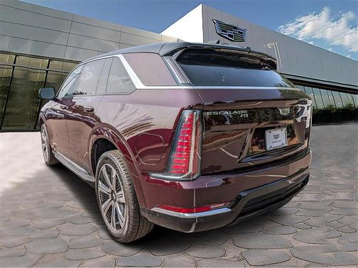 2025 Cadillac Escalade IQ Luxury 2