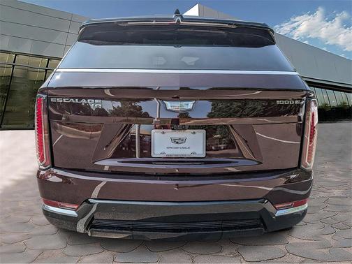 2025 Cadillac Escalade IQ Luxury 2