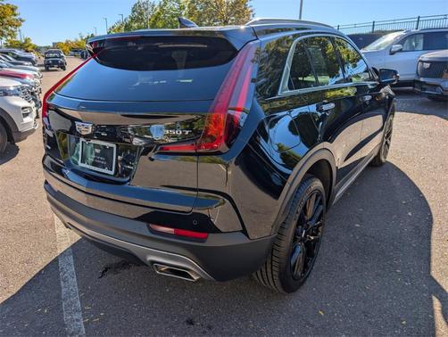 2022 Cadillac XT4 Premium Luxury