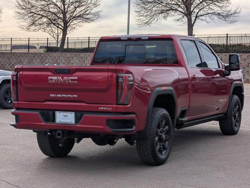 2024 GMC Sierra 2500 AT4