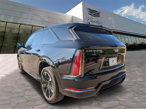 2025 Cadillac Escalade IQ Sport 2