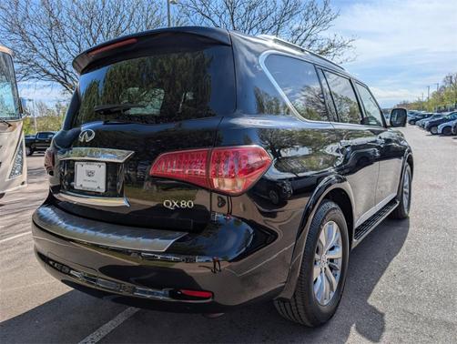 2016 INFINITI QX80 Base