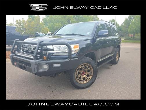 2016 Toyota Land Cruiser V8