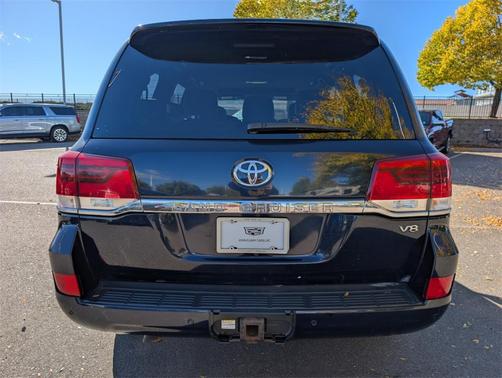 2016 Toyota Land Cruiser V8