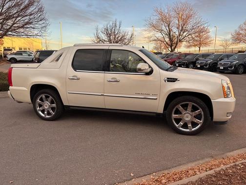 2011 Cadillac Escalade EXT Premium
