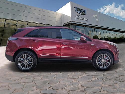 2025 Cadillac XT5 Sport