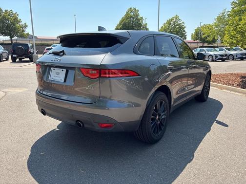 2017 Jaguar F-PACE 35t Prestige