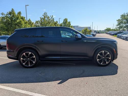 2025 Cadillac Escalade IQ Sport 2