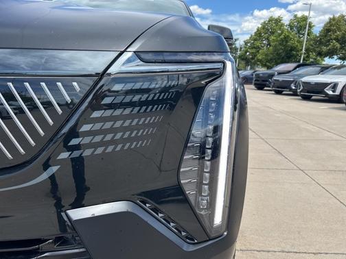 2025 Cadillac Escalade IQ Sport 2