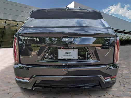 2025 Cadillac Escalade IQ Sport 1
