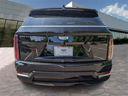 2025 Cadillac Escalade IQ Luxury 1
