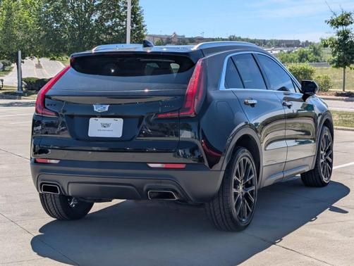 Stellar Black Metallic 2023 Cadillac XT4 Luxury