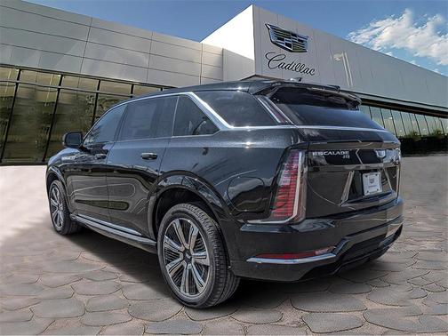 2025 Cadillac Escalade IQ Luxury 2