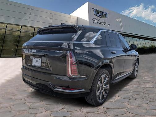 2025 Cadillac Escalade IQ Luxury 2